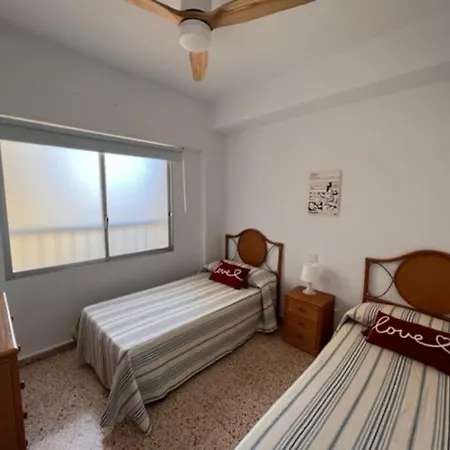 Edificio Infante Solo Familias Vistas Al Mar アパート *